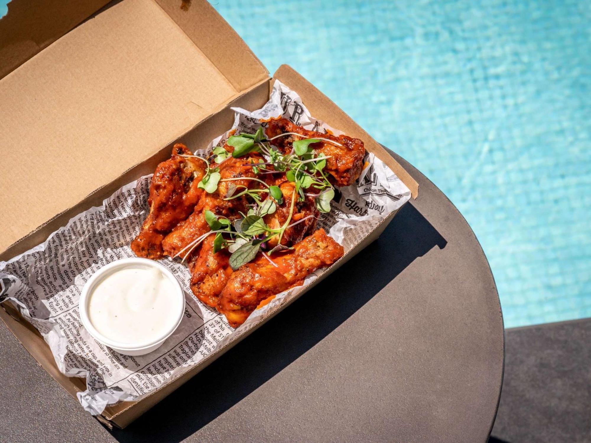 Pullman Sydney Hyde Park Otel Dış mekan fotoğraf Chicken wings