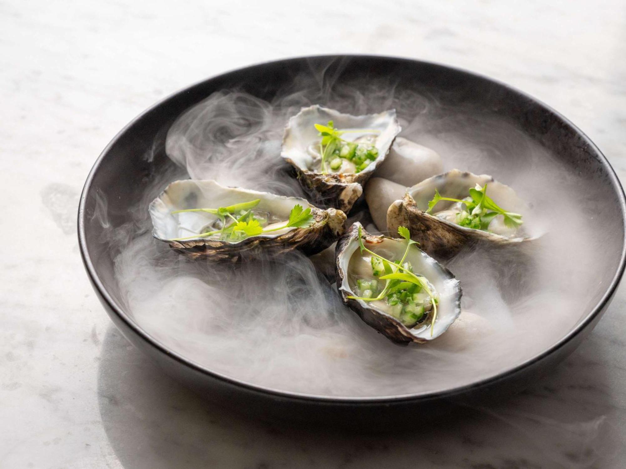 Pullman Sydney Hyde Park Otel Dış mekan fotoğraf Oysters with tarragon