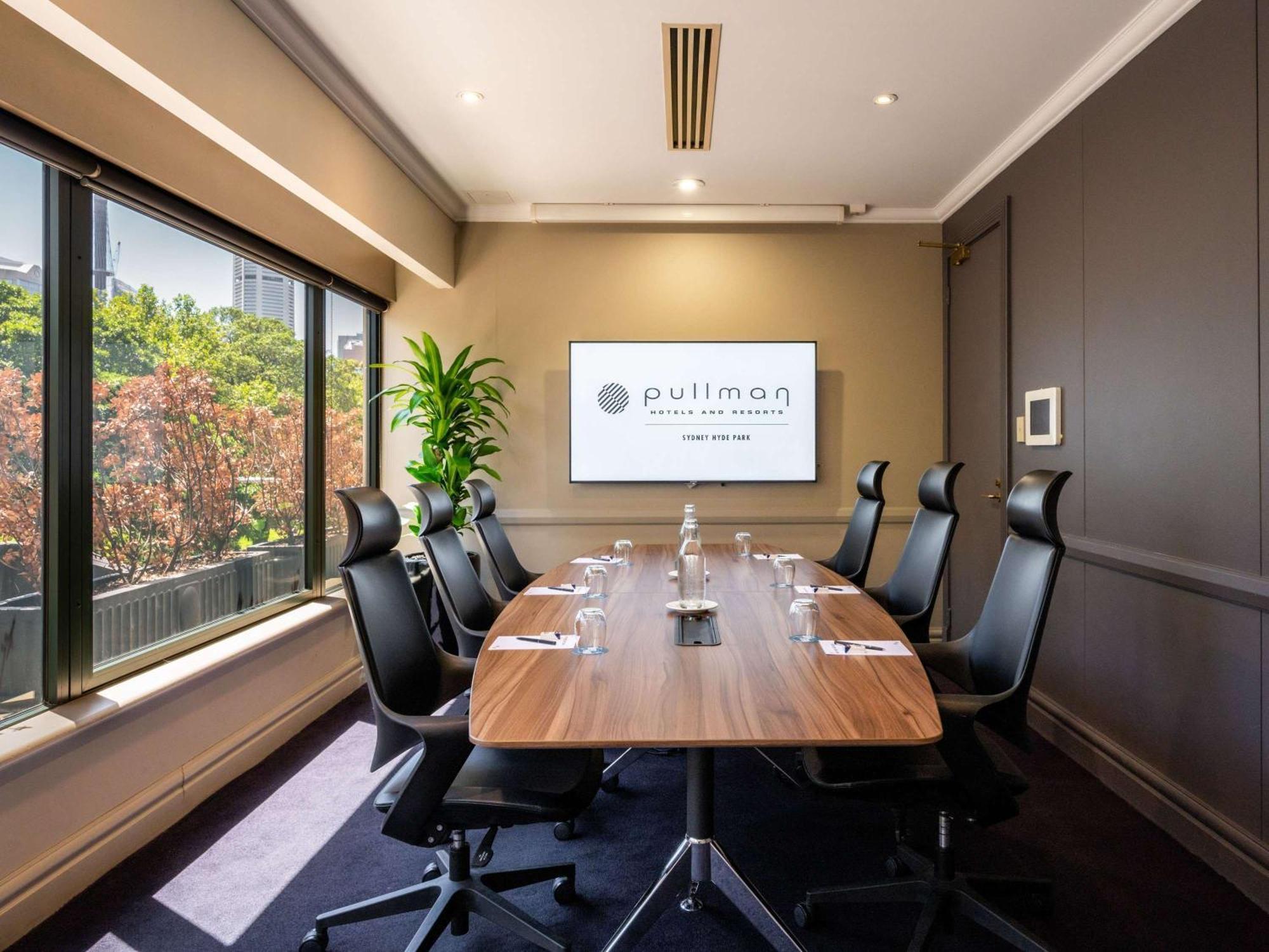 Pullman Sydney Hyde Park Otel Dış mekan fotoğraf Boardroom at Pullman Melbourne on Swanston